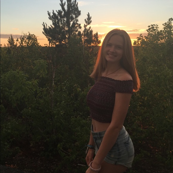 Boho Off-The-Shoulder Garage Crop Top - Picture 5 of 5